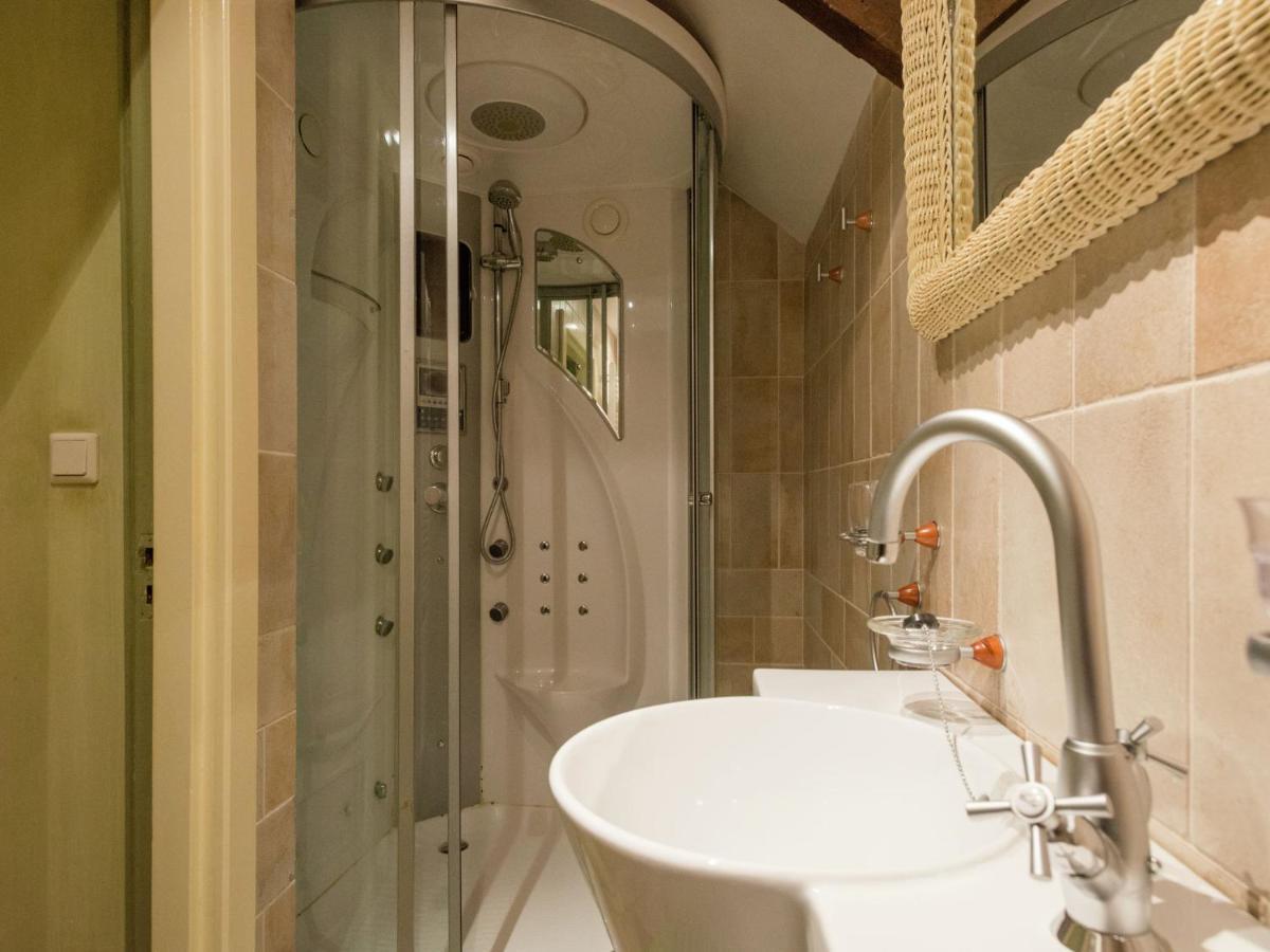 Quietly Located Farmhouse With Sauna And Hot Tub Balkbrug Esterno foto