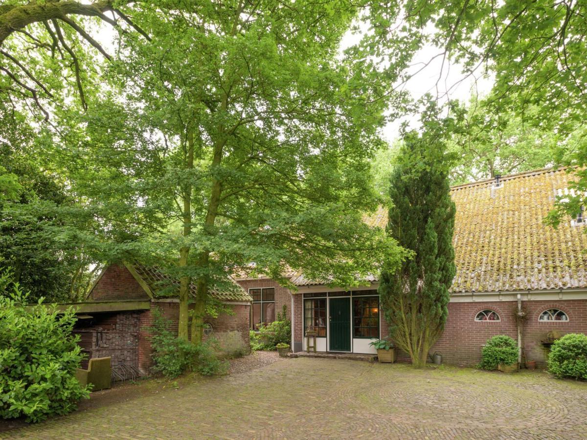 Quietly Located Farmhouse With Sauna And Hot Tub Balkbrug Esterno foto