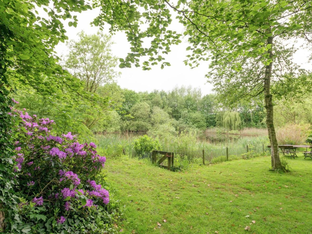 Quietly Located Farmhouse With Sauna And Hot Tub Balkbrug Esterno foto