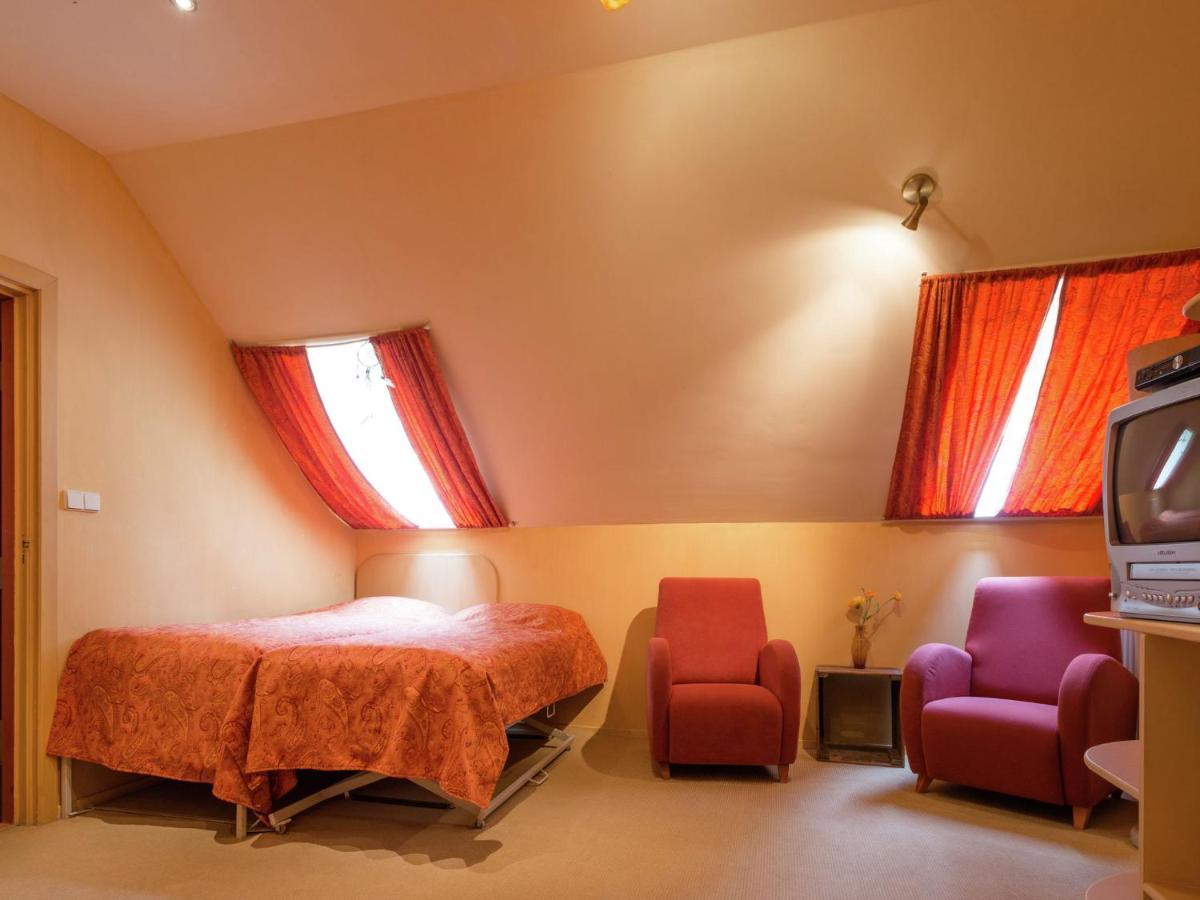 Quietly Located Farmhouse With Sauna And Hot Tub Balkbrug Esterno foto