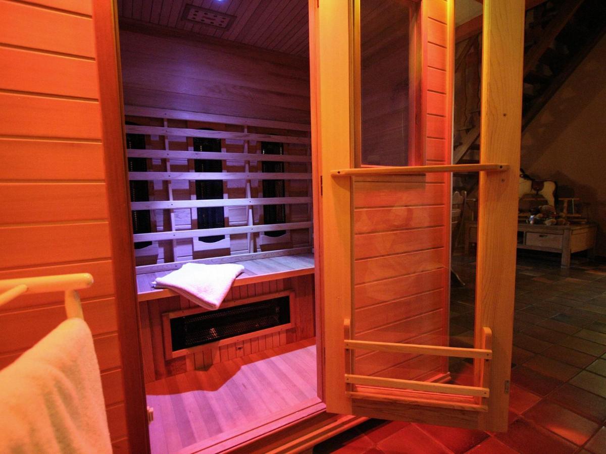 Quietly Located Farmhouse With Sauna And Hot Tub Balkbrug Esterno foto