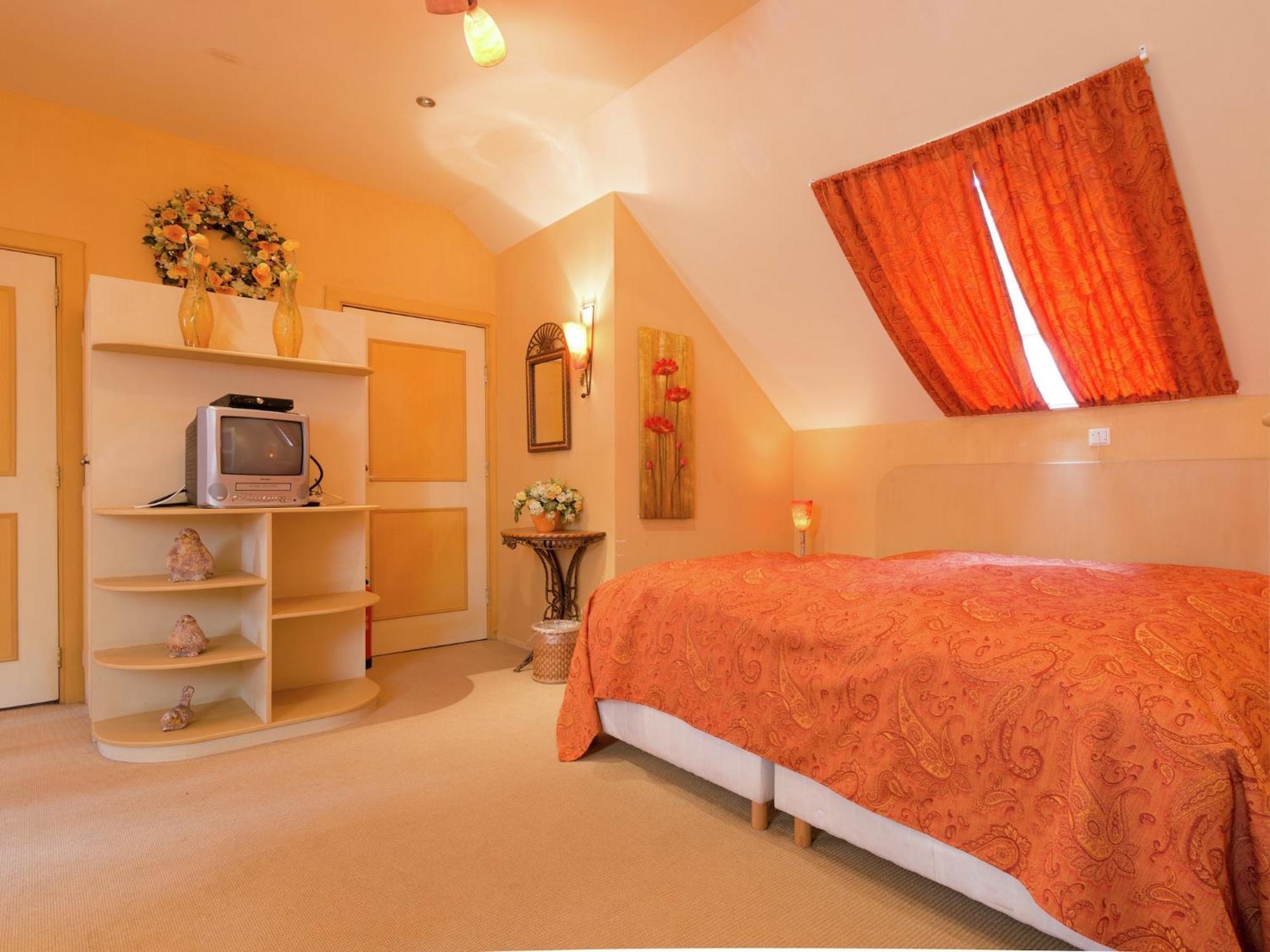 Quietly Located Farmhouse With Sauna And Hot Tub Balkbrug Esterno foto